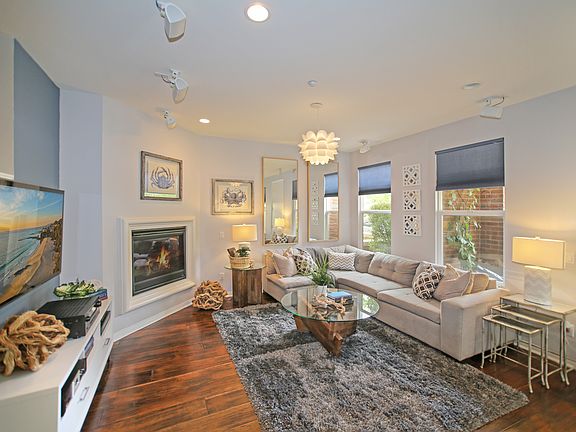 4th image of 55 Beacon Way