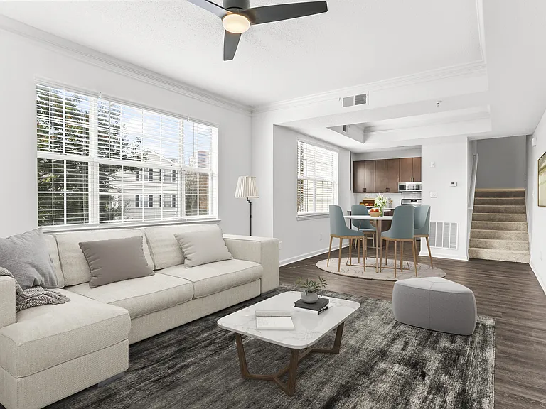 Clover Apartments — Photo 5