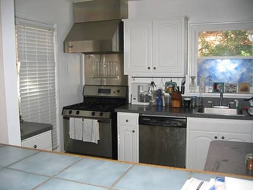 4th image of 2439 S Culpeper St