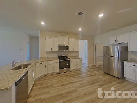 4th image of 1004 Claas Way