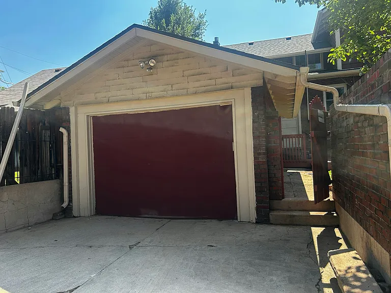 309 E Florida Ave — Photo 22