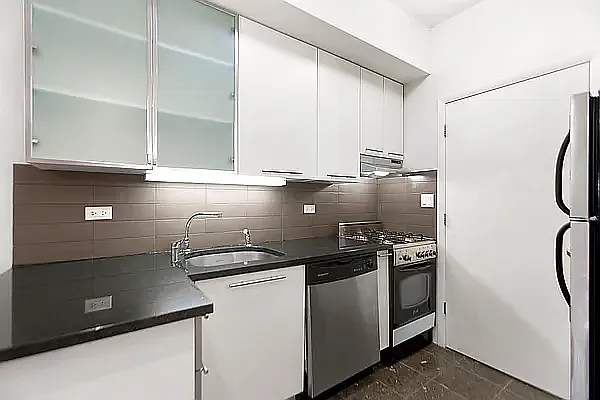 359 15th St #3B — Photo 2