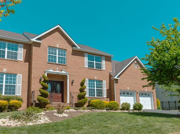 7 Regal Drive, Morganville, NJ 07751