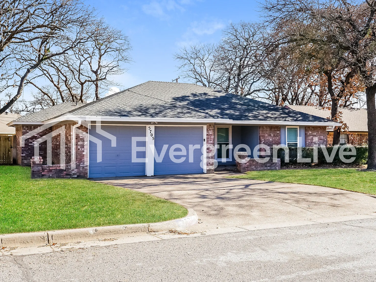 3 bed, 2.0 bath, 1292 sqft, $1,995 — Photo 2