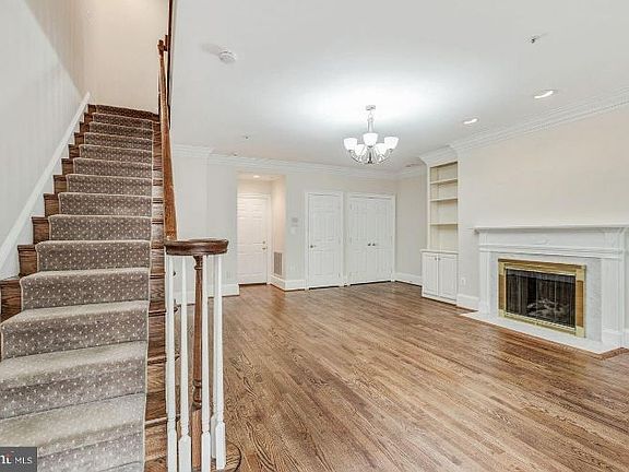 3rd image of 50 Wolfe St #24