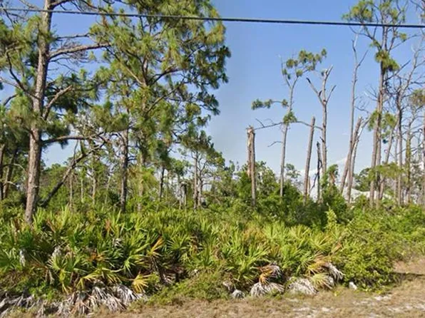 110 Wahoo Dr #6, Rotonda West, FL 33947