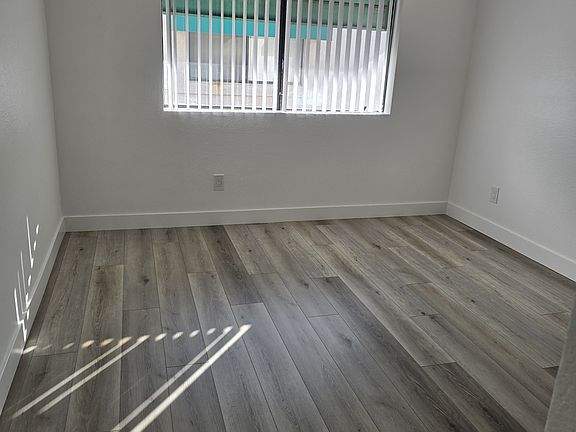 5th image of 9429 Van Nuys Blvd #119