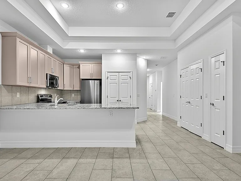 14 Ullynn Pl #A — Photo 26