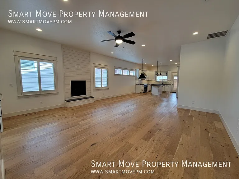 2463 N Ashgrove Ln — Photo 6
