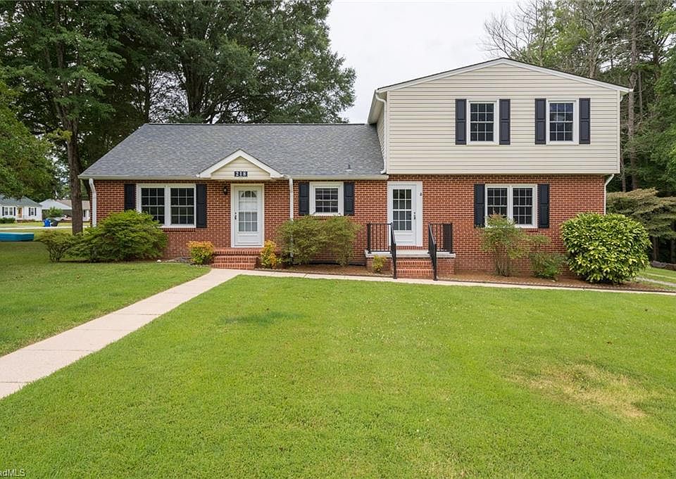 218 Center St, Kernersville, NC 27284 MLS 1112049 Zillow