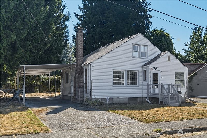 3rd image of 825 8th St NW