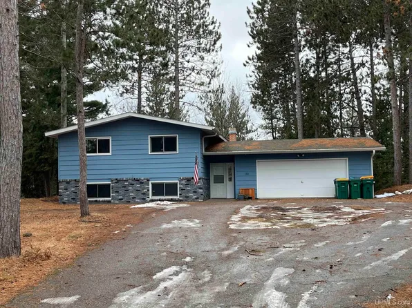 132 Timber Ln, Marquette, MI 49855