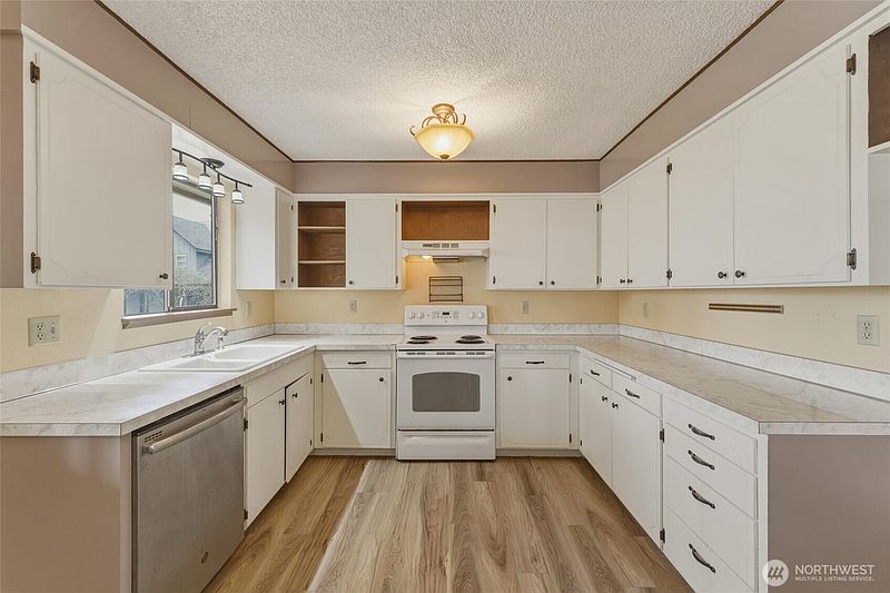 5th image of 1427 Wilkenson Street