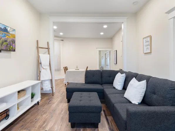 4009 W Gladys Ave #A, Chicago, IL 60624