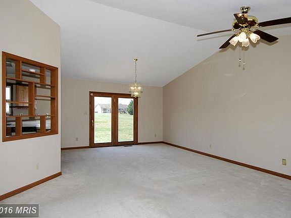 3rd image of 415 Denwood Ave