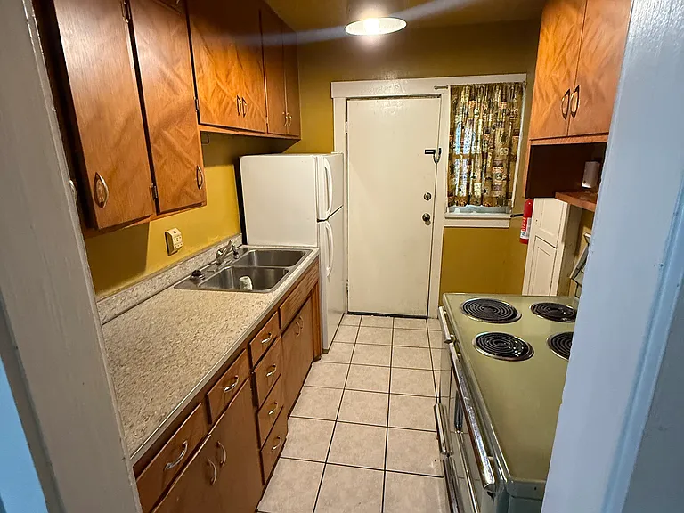 1116 SW Taylor St #3 — Photo 9