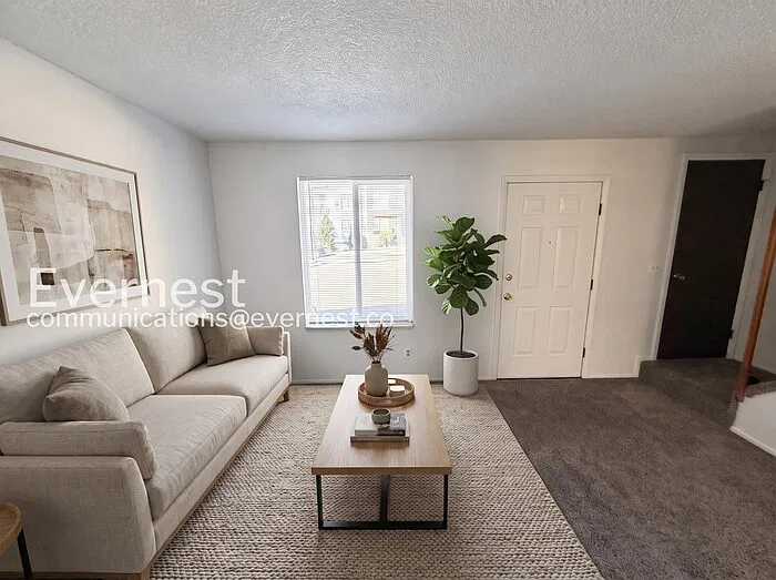 2 bed, 1.5 bath, 1050 sqft, $1,430 — Photo 2