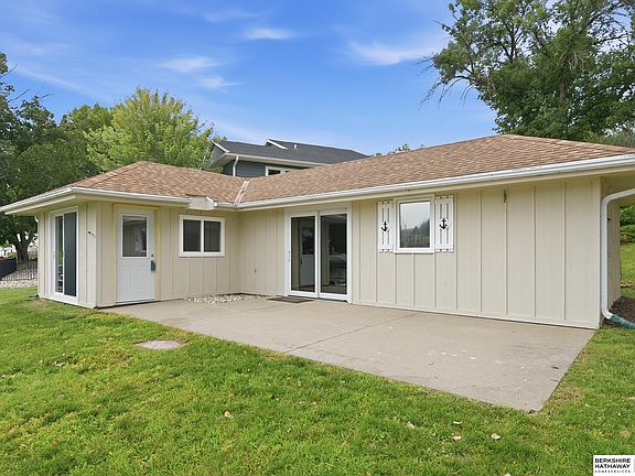 5th image of 9500 Sterling Cir