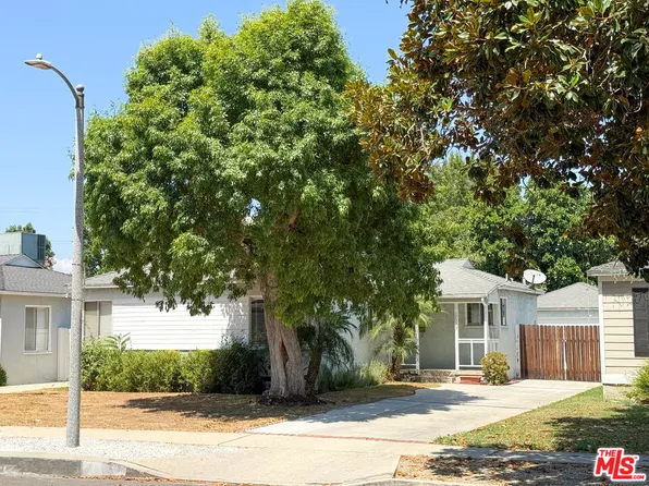 17517 Lemay Pl, Van Nuys, CA 91406