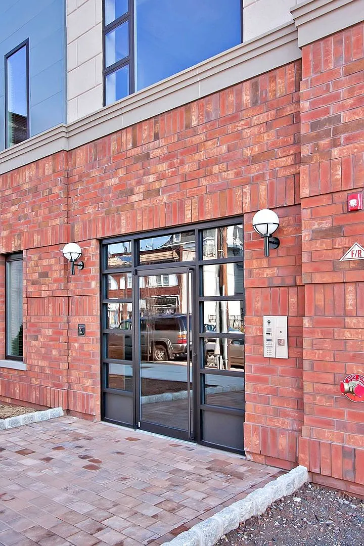 614 S Broad St — Photo 1