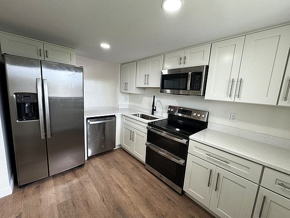 5th image of 3001 Thrush Dr #2171