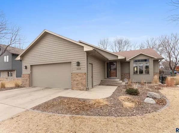 1004 N Sycamore Ave, Sioux Falls, SD 57110