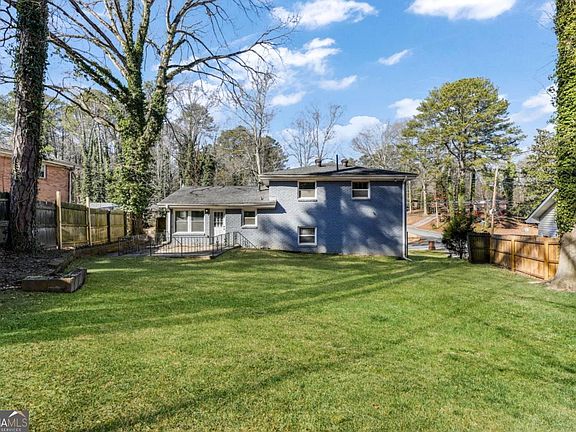 4th image of 1918 Valley Ridge Dr SW