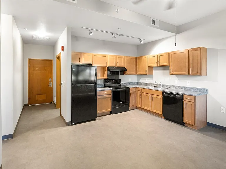 S75W17476 Janesville Rd — Photo 12