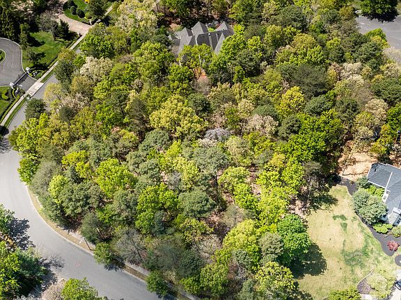 2nd image of 17 Fairway Dr