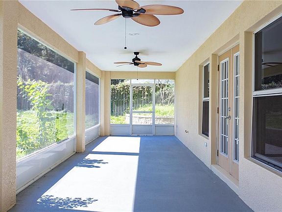 3rd image of 807 Woodcarver Ln
