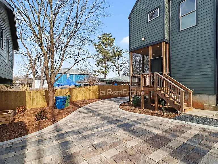 1081 Hill St SE #B — Photo 32