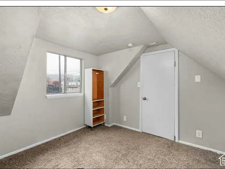 140 W 400 N — Photo 13