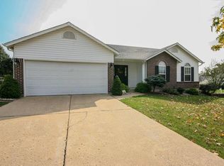 624 Woodland Trails Dr, Saint Peters, MO 63376