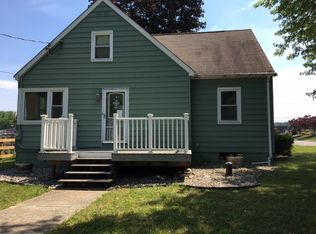 2 Orchard Ln, West Milford, NJ 07480