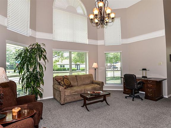 5th image of 302 Still Forest Dr