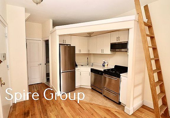 5th image of 338 W 47th St APT 2C