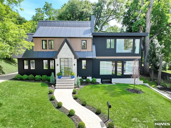 226 Haworth Ave, Haworth, NJ 07641