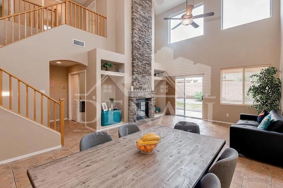 4 bed, 2.5 bath, 2627 sqft, $2,200 — Photo 4