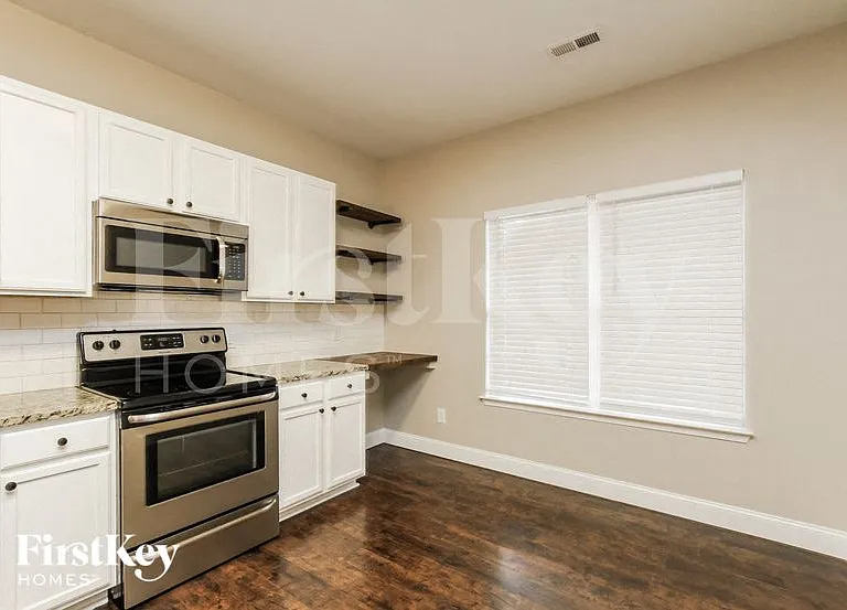 11418 Heritage Green Dr — Photo 5
