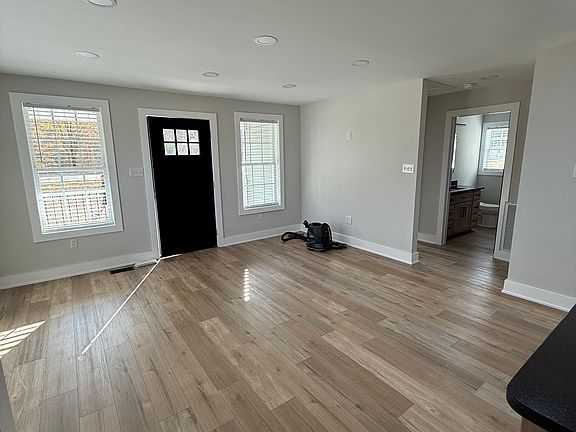3rd image of 4426 Westover Dr