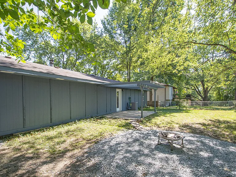 4712 Salem Dr — Photo 5