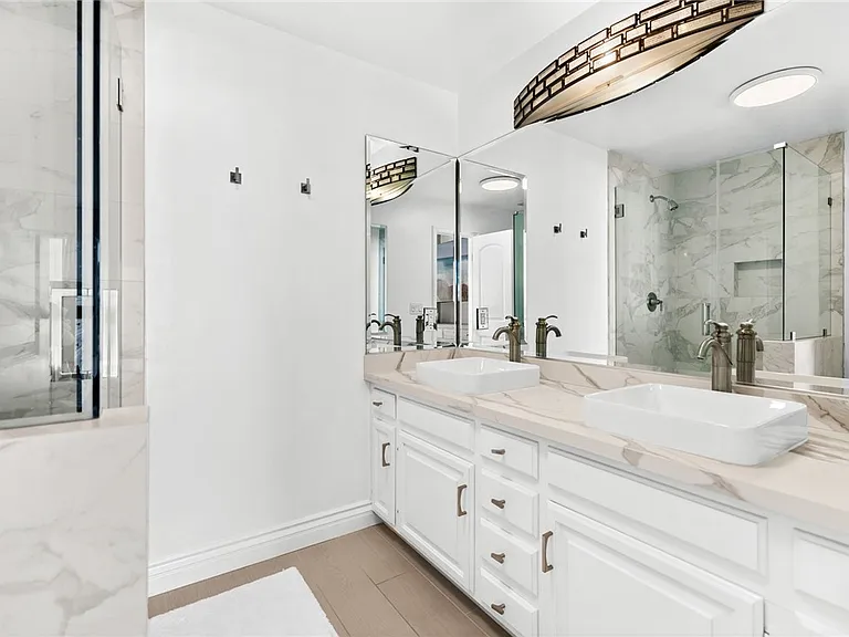 1202 E Balboa Blvd — Photo 19