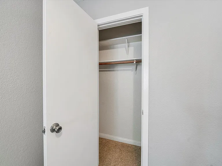 16906 Pocono Dr — Photo 27