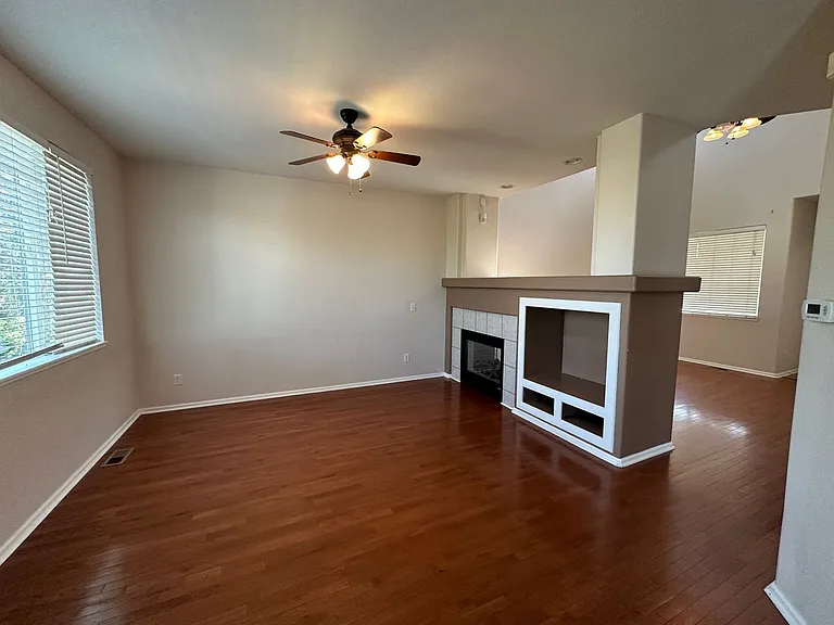 4157 Knollvale Dr — Photo 5