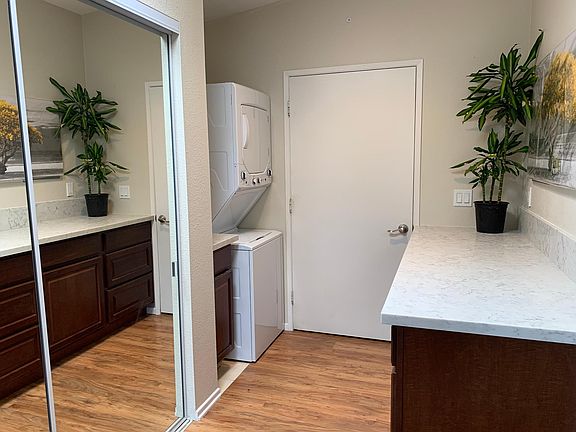 Laundry, cabinetry, closet