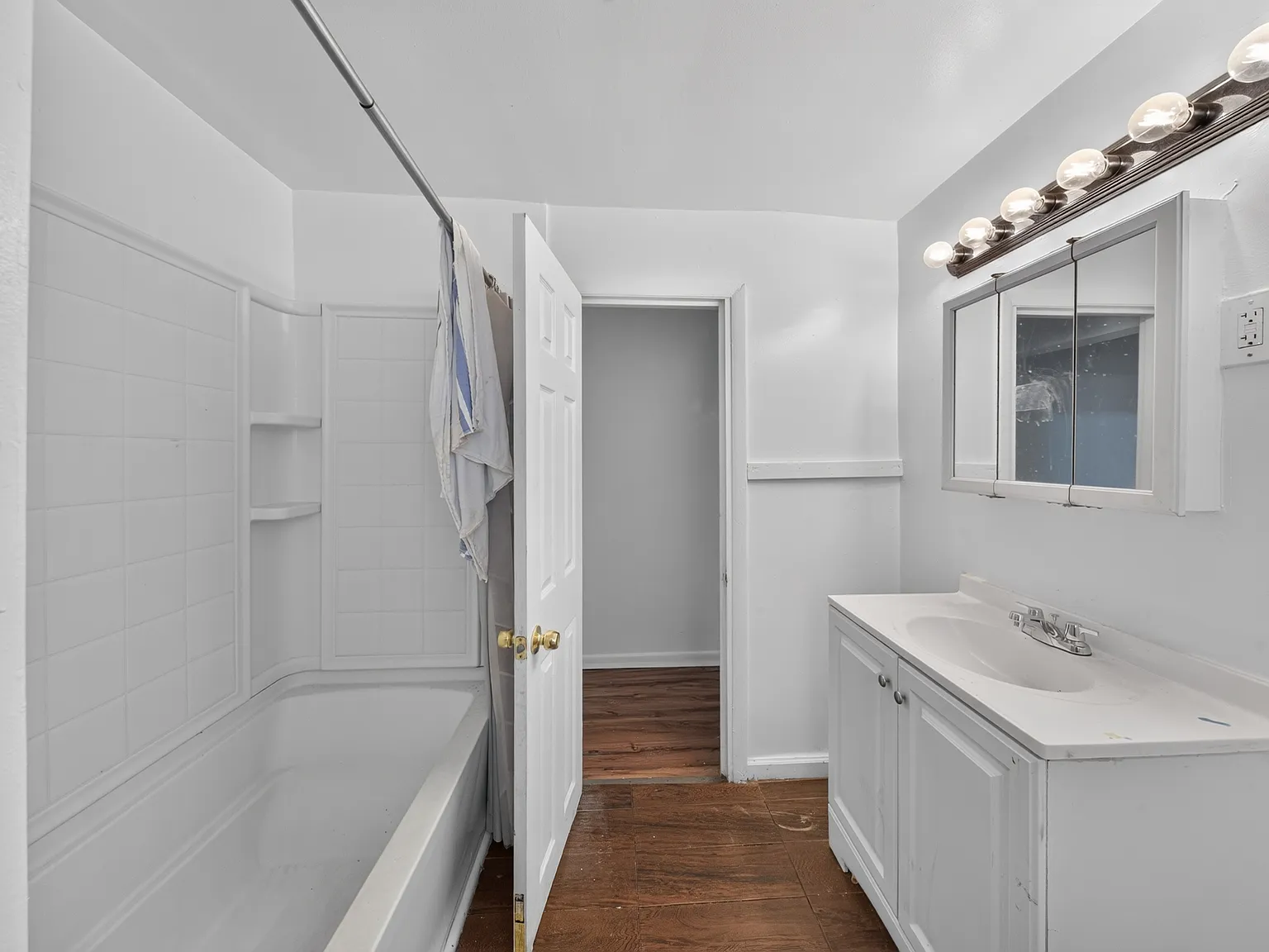4 bed, 1675 sqft, $2,300 — Photo 4