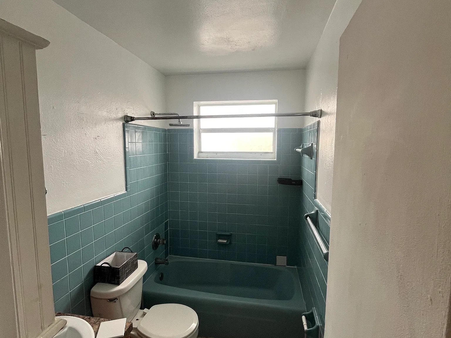 2 bed, 800 sqft, $2,200 — Photo 1