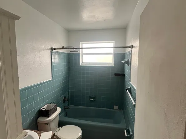 480 E 28th St #1, Hialeah, FL 33013
