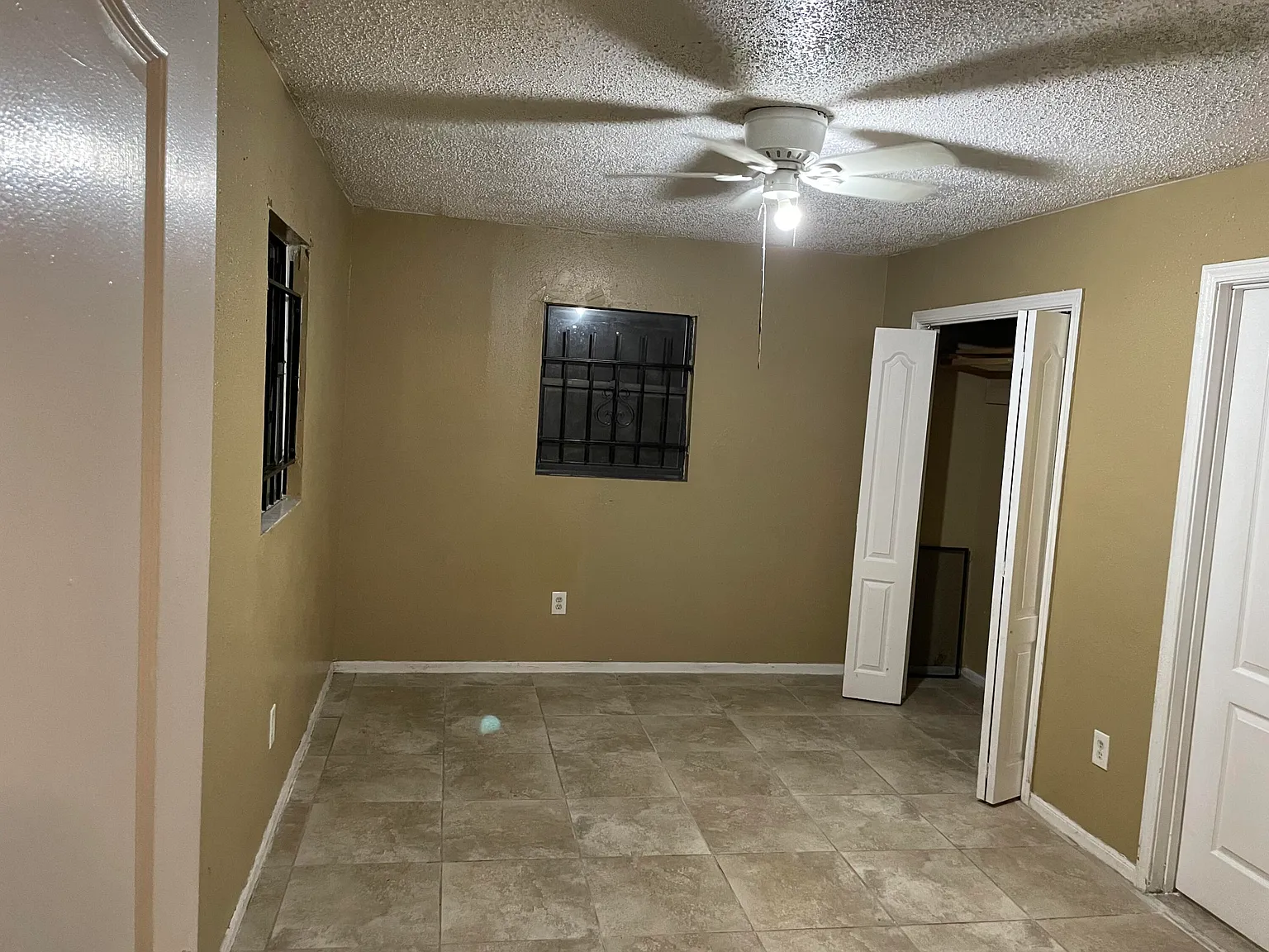 3 bed, 2.0 bath, 1106 sqft, $1,380 — Photo 3
