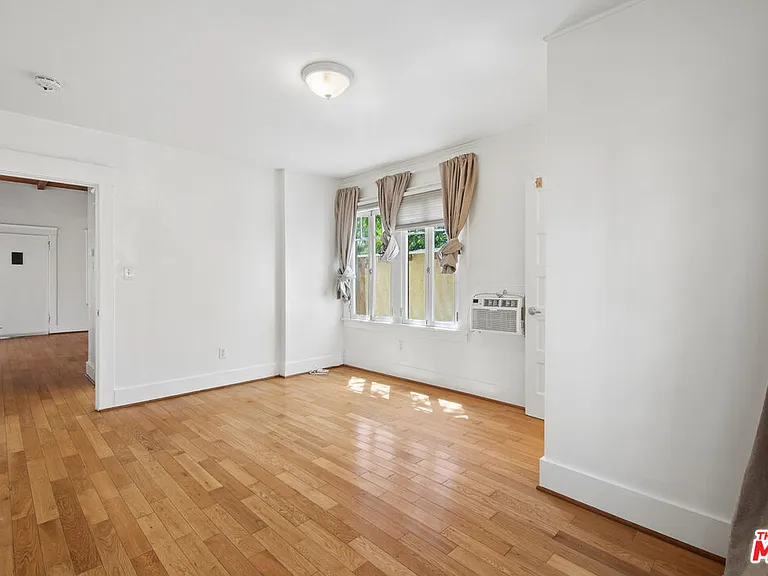 2515 Elsinore St — Photo 11